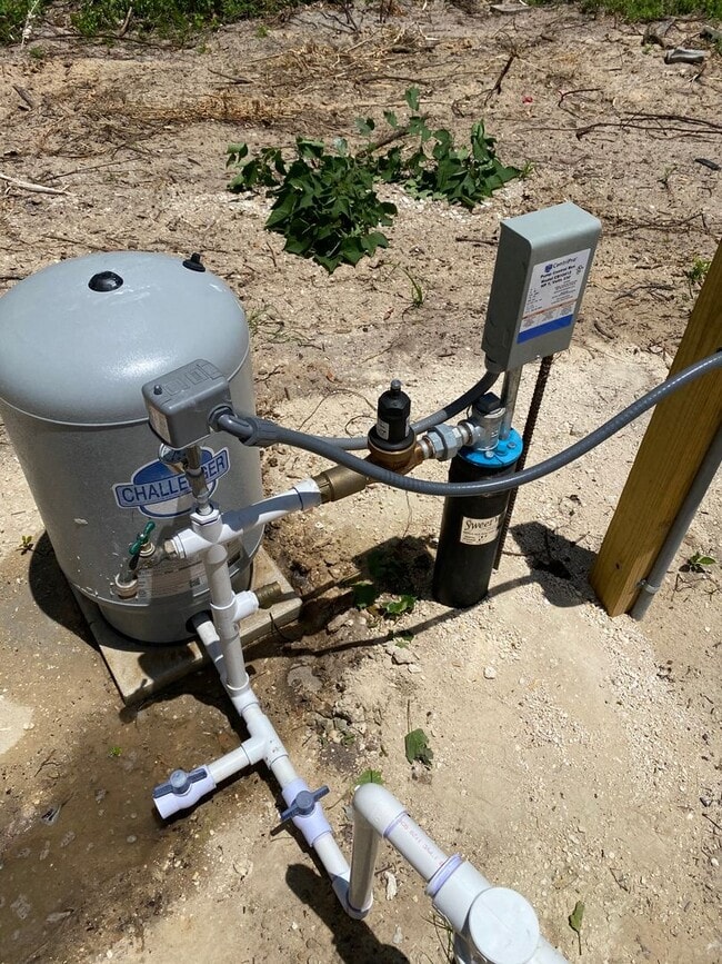 Building Photo - Desirable SE Ocala Neighborhood 3/2/2 **Won't Last**