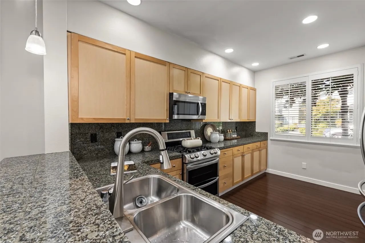 Building Photo - 12223 NE 109th Way