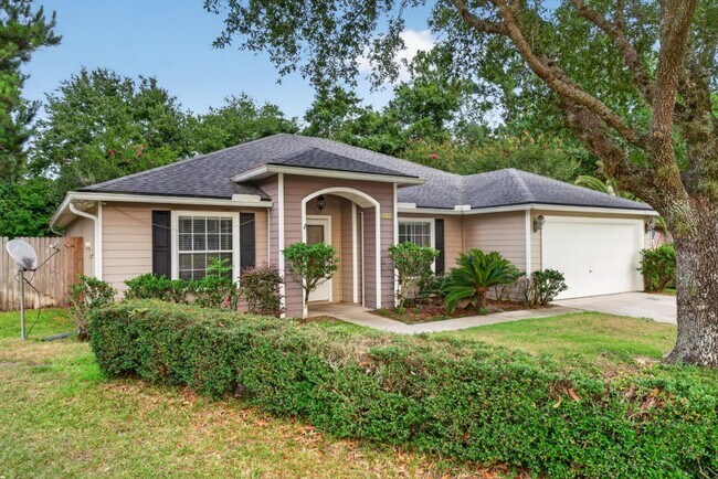 Building Photo - Middleburg Home with Office Space