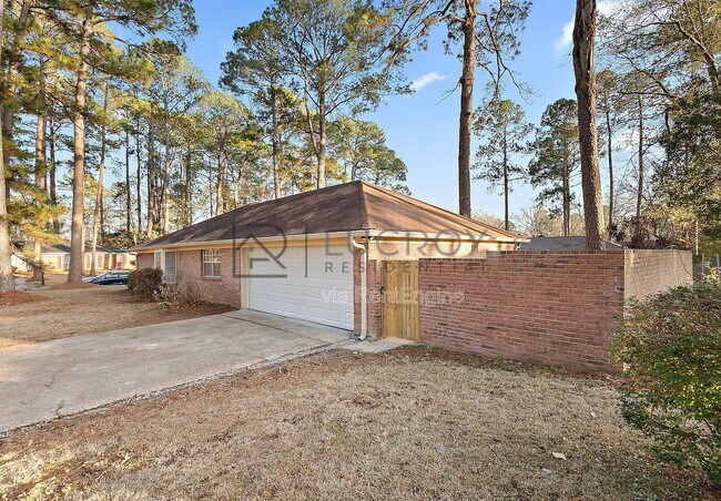 Building Photo - 816 Winthrop Cir