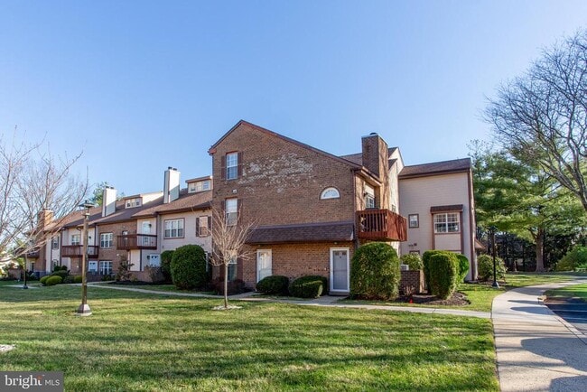 Building Photo - 33 Dogwood Ln