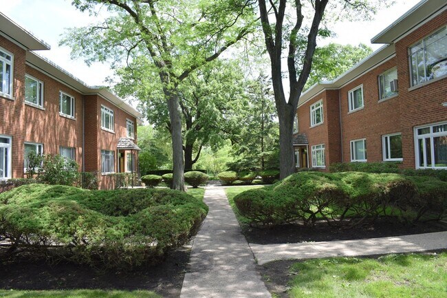 Primary Photo - 600 Green Bay Rd