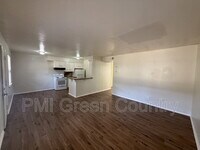 Building Photo - 917 N Yale Ave