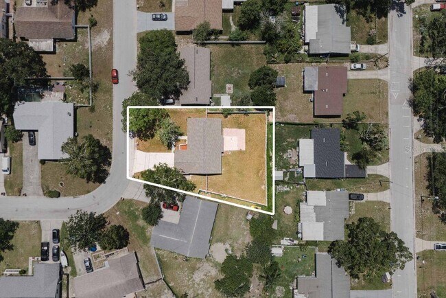 Building Photo - 7504 N Sanibel Cir