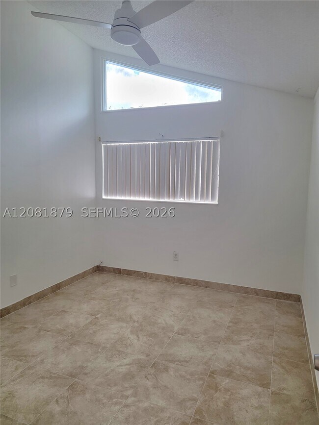Building Photo - 1724 NW 73rd Ave