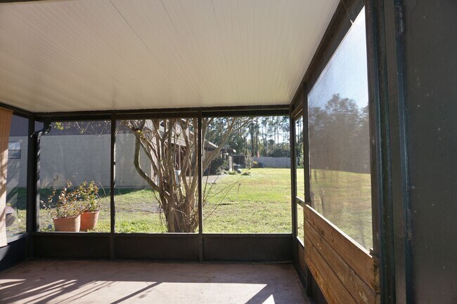Building Photo - 5528 Greatpine Ln S