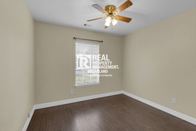 Building Photo - Fantastic Katy 3-2 close to everything