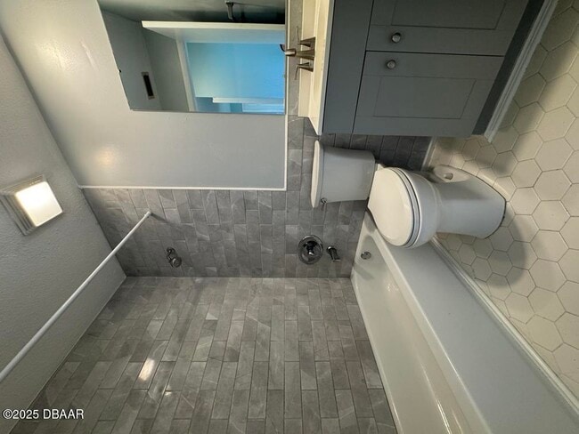 Building Photo - 1561 Sunset Ln