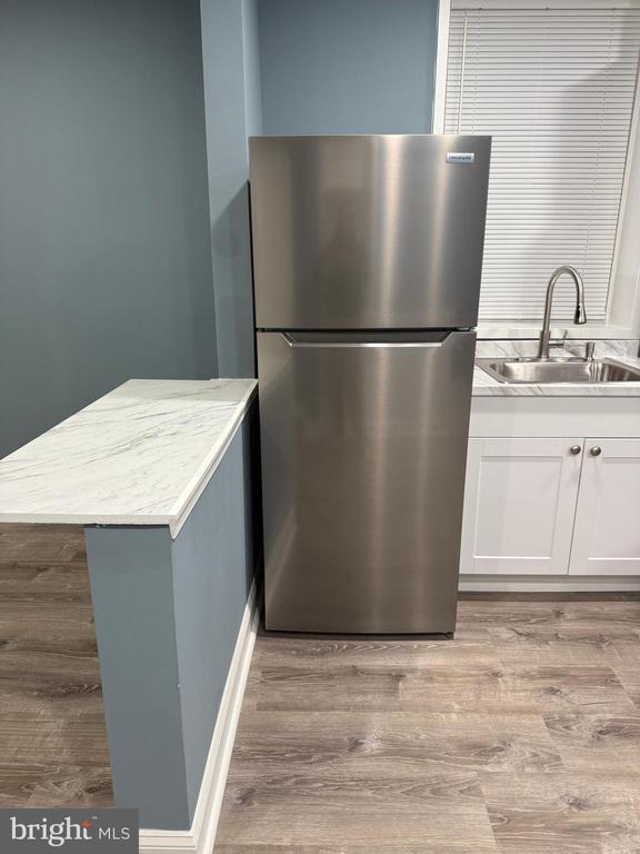 Building Photo - 5332 Pine St