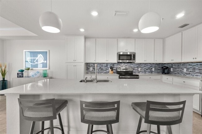 Building Photo - 17510 Gawthrop Dr
