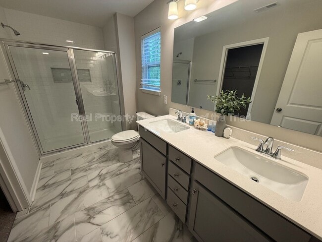 Building Photo - 2457 Dukes Hollow Ct