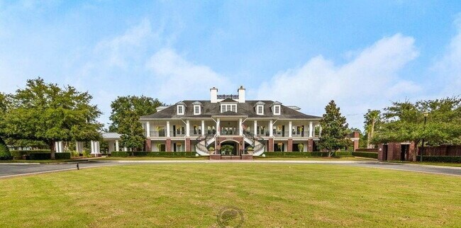 Building Photo - For Rent!!!!!  Spacious Living & Resort-Style Fun in Hamilton Glen!