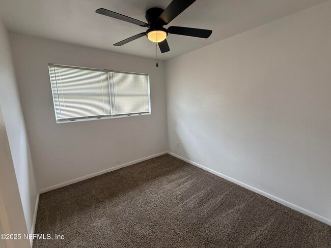 Building Photo - 1015 Busac Ave