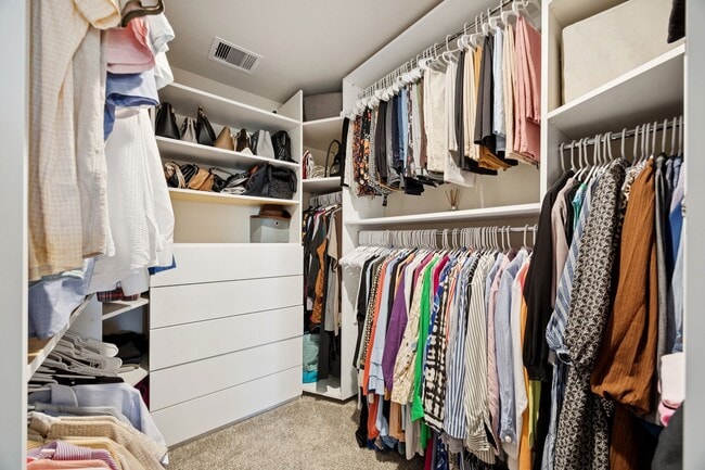 Building Photo - 21030 Albany Landing Ln