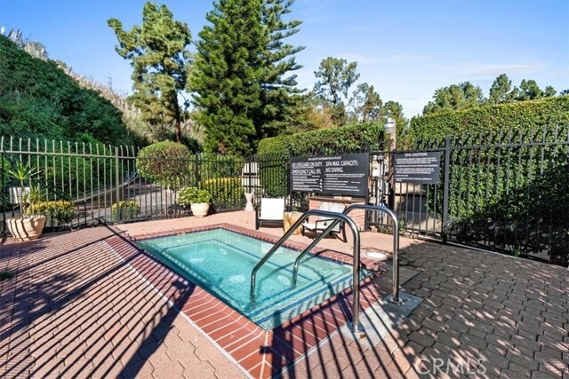 Building Photo - 6752 Hillpark Dr