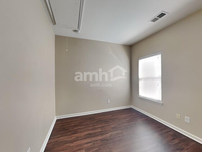 Building Photo - 3008 Fallondale Rd