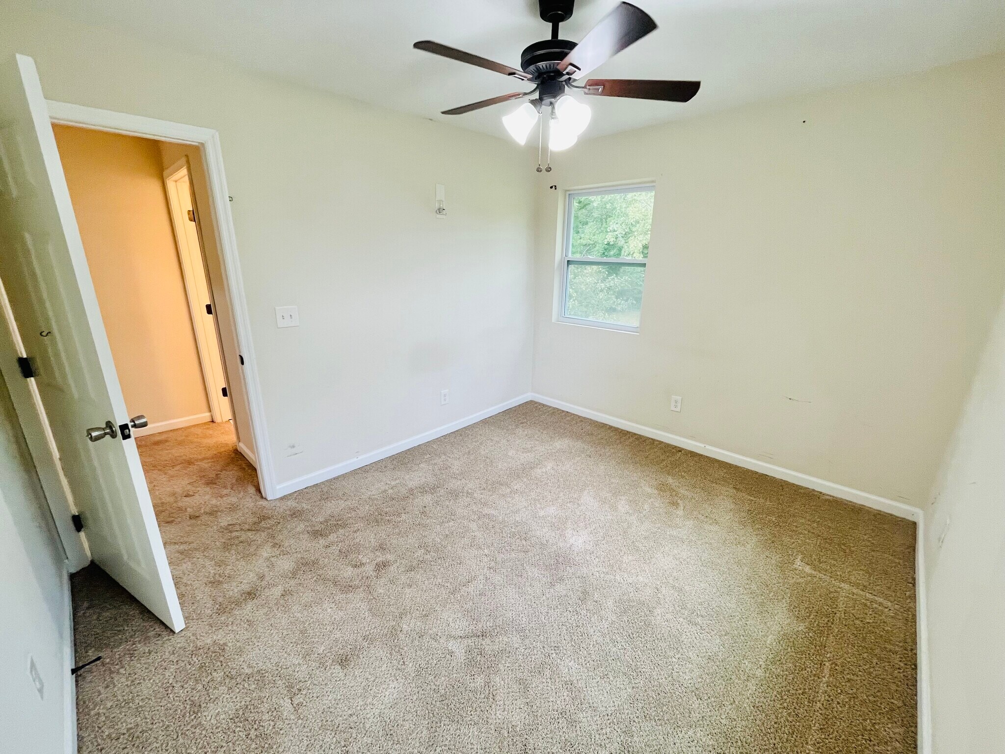 Building Photo - 2270 Miriam Ln