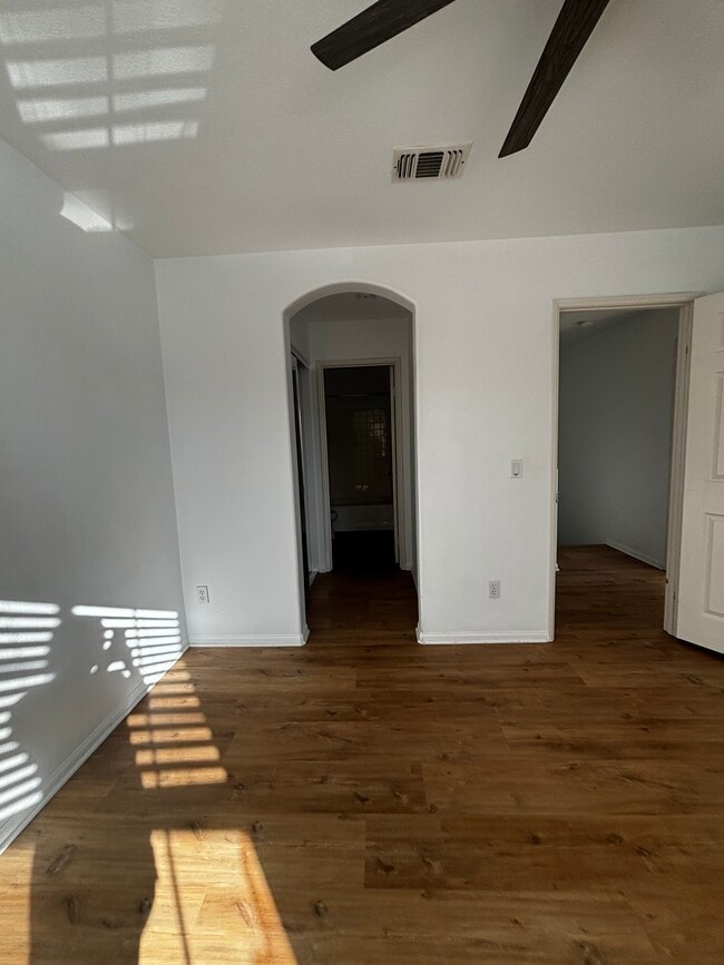 Building Photo - 2727 Bellezza Dr