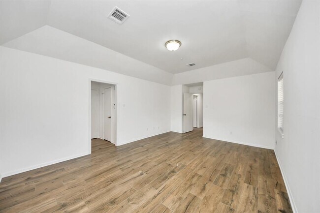 Building Photo - 8006 Oakington Dr