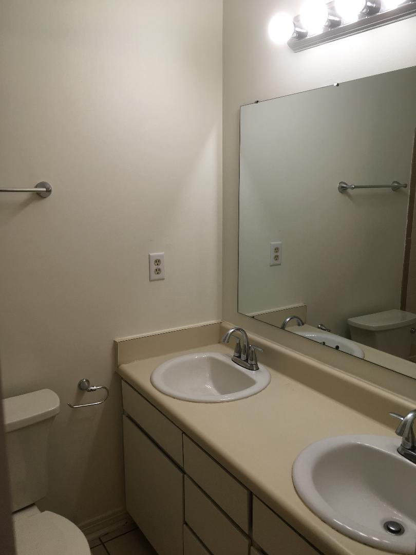 Double vanity - 101 Harding Rd