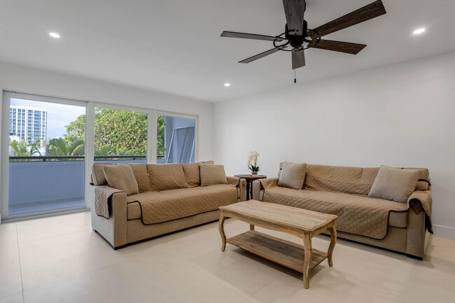 Building Photo - 401 Briny Ave