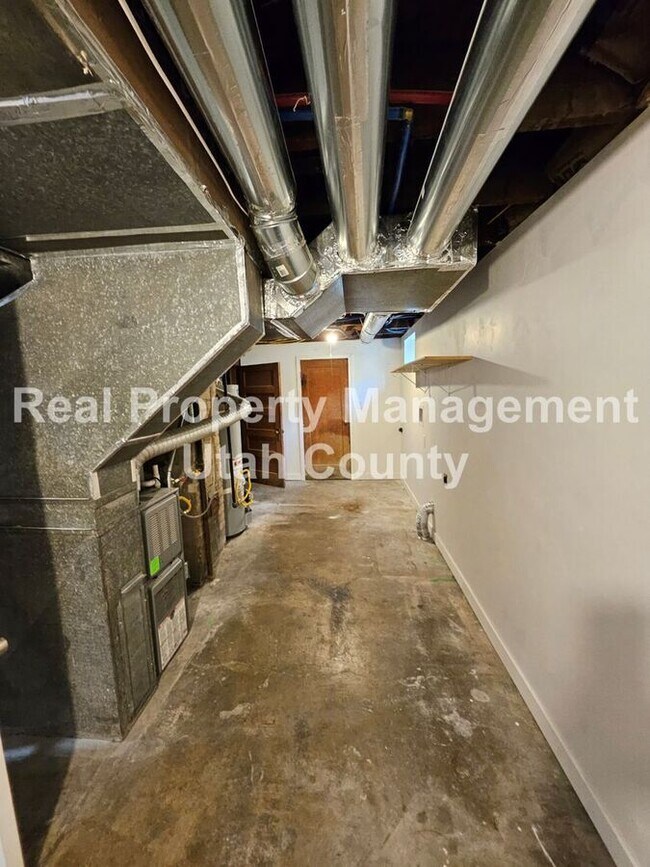 Building Photo - 152 W 100 S