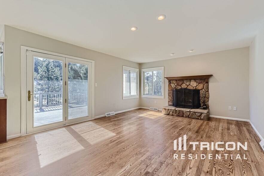 Building Photo - 9734 E Villasur Ct