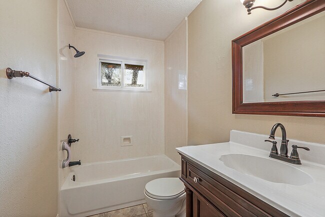 Building Photo - Better Price!  Old Landing 3 Bedroom in Co...