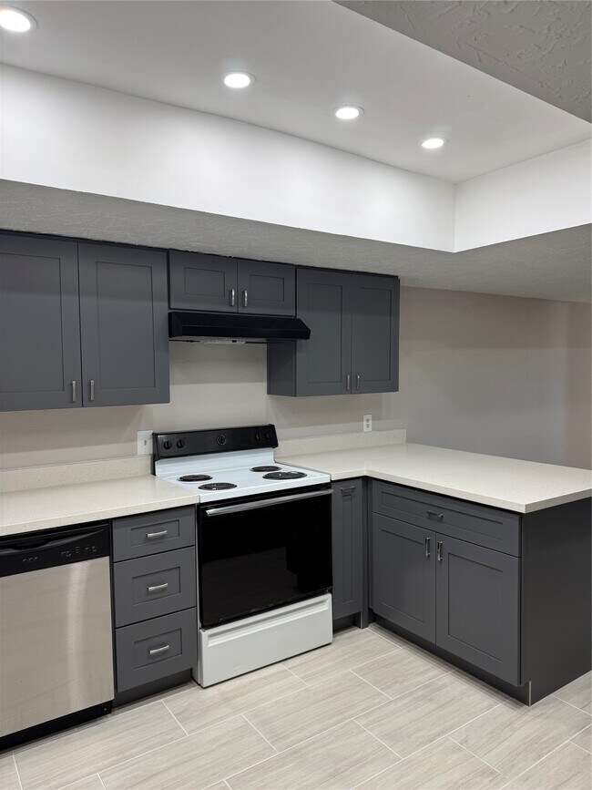 Building Photo - 6573 S Briar Bayou Dr