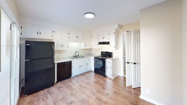 Building Photo - 1487 Nichols Dr