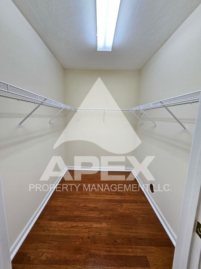 Building Photo - MOVE-IN SPECIAL, $1 RENT!! - Stunning 2 Bd...