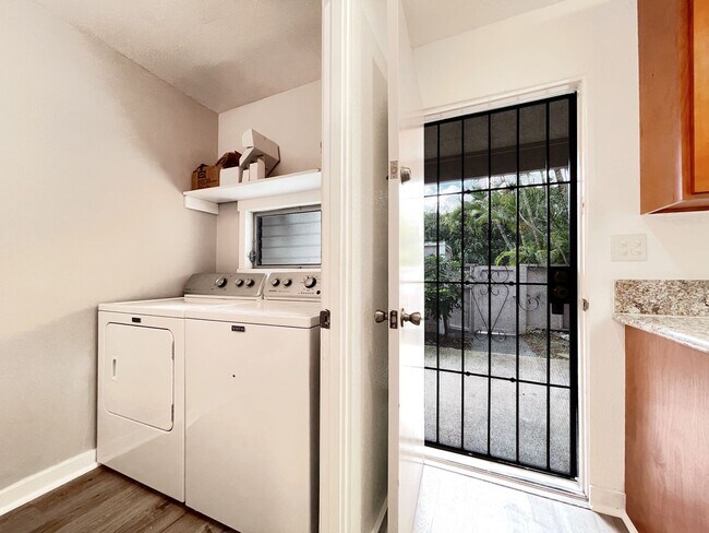 Building Photo - Pet Friendly Kaneohe Townhouse with A/C