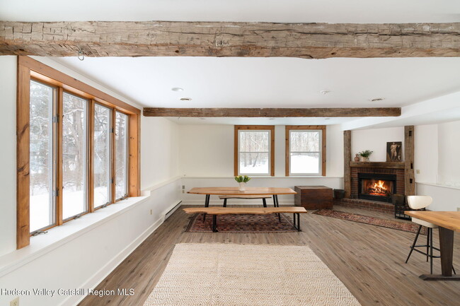 Building Photo - 56 Willowdale Farm Rd