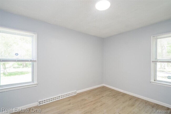 Building Photo - 22675 Santa Maria St