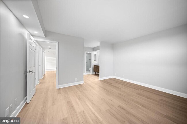 Building Photo - 5505 Seminary Rd