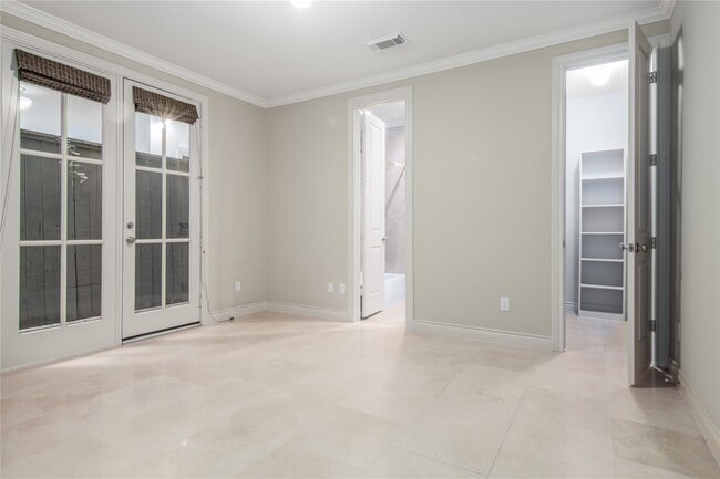 Building Photo - 2419 Brazoria St