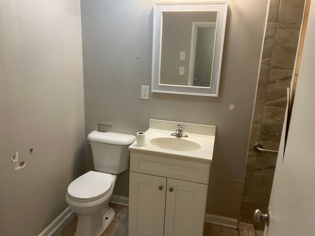 Building Photo - 3 Bed 2 Bath Home