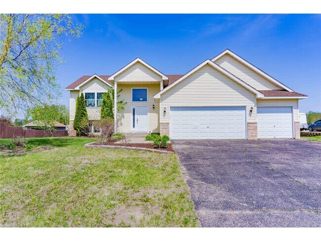 Building Photo - 2112 Blake Ave