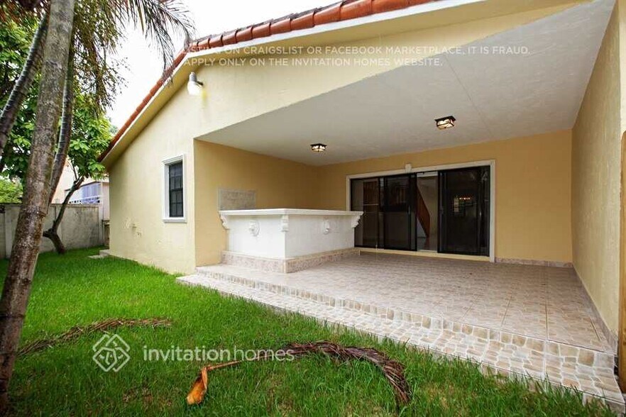 Building Photo - 15155 NW 88th Ct