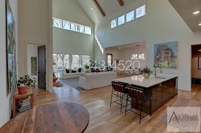 Building Photo - Fully Furnished Short or Mid Term Rental