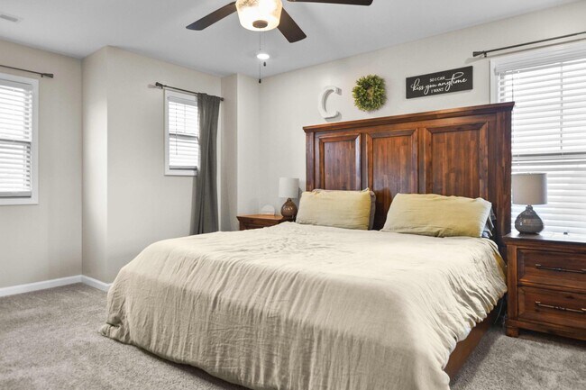 Building Photo - Pet Friendly Three Bedroom!