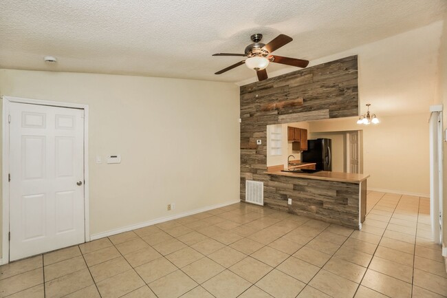 Building Photo - 3 Bed + 2 Bath + 2 Car Garage + 1,016 SF H...