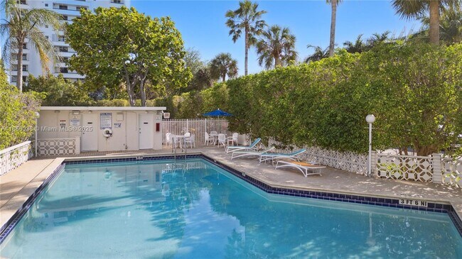 Building Photo - 1881 Washington Ave