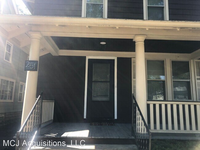 Building Photo - 4 br, 2 bath House - 251 Brooks Ave