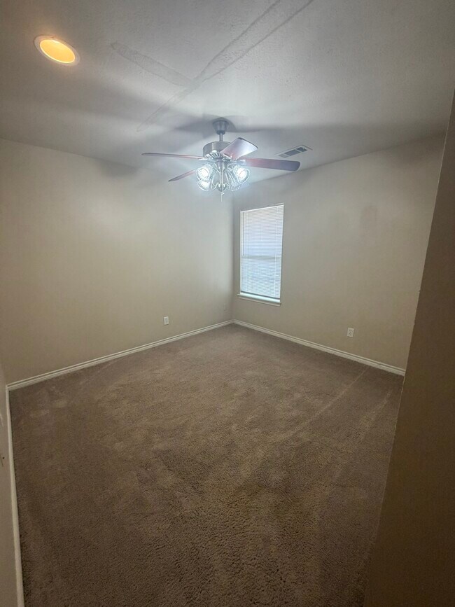 Building Photo - 1437 Western Oaks Ct