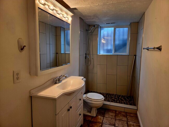 Building Photo - 1968 E 5850 S