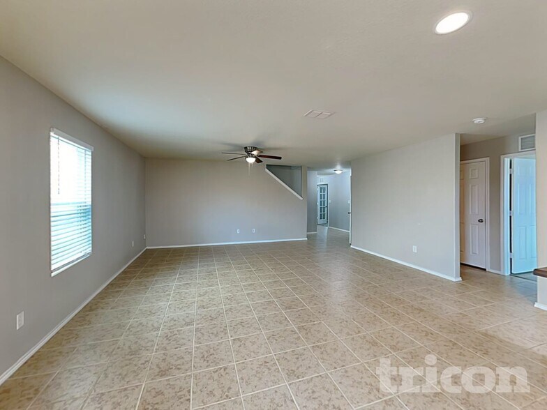 Building Photo - 10607 Noble Canyon