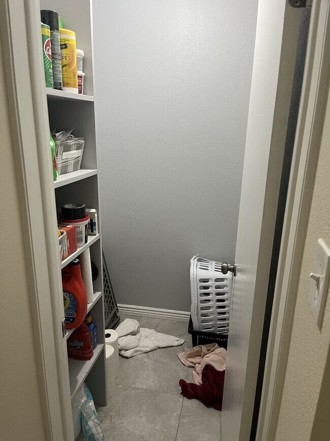 More storage - 2227 Canyon Blvd