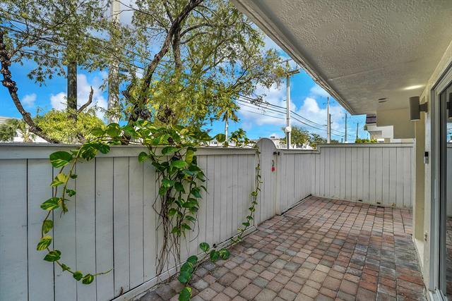 Building Photo - 4550 SW 68th Court Cir