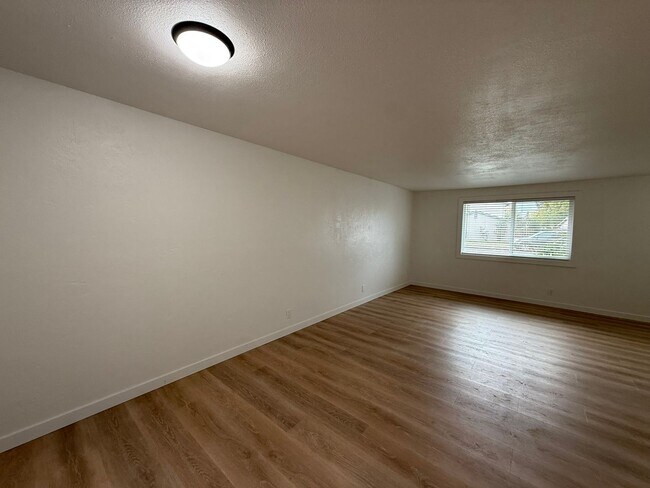 Building Photo - 4012so